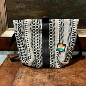 LIKE NEW Ethnotek cross body sling bag cyclo print